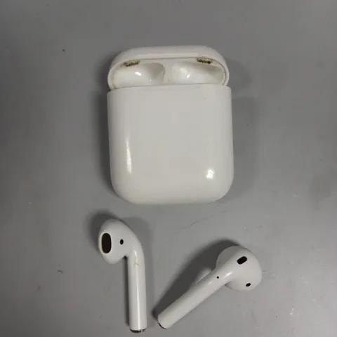 APPLE AIRPODS WIRELESS EARPHONES