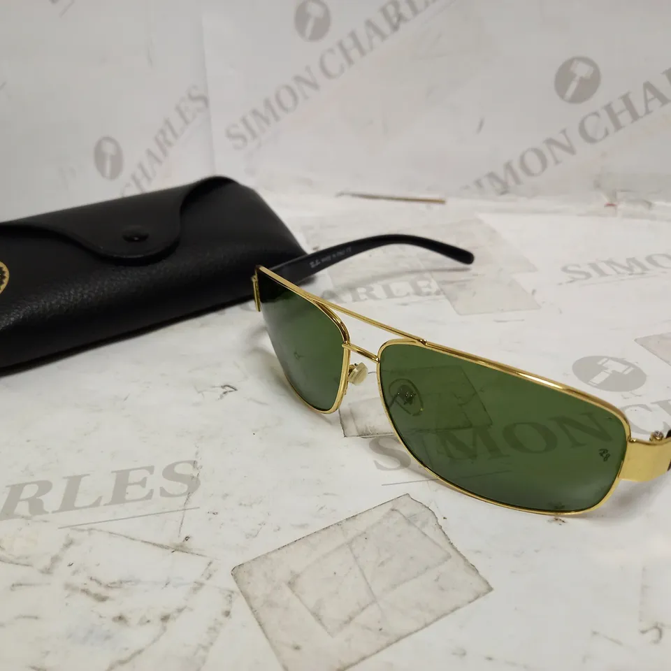 RAY BAN-STYLE SUNGLASSES