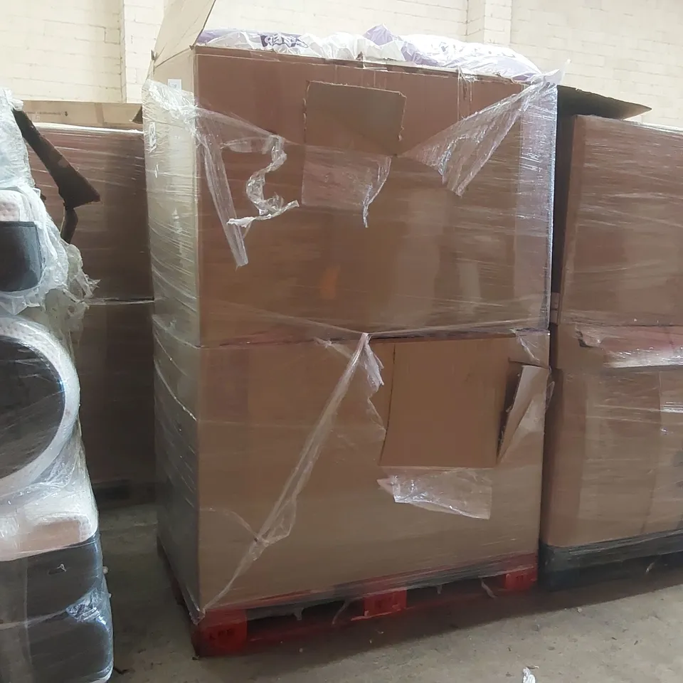 PALLET CONTAINING A VERY LARGE QUANTITY OF ASSORTED PILLOWS AND RELATED BEDDING PRODUCTS ECT