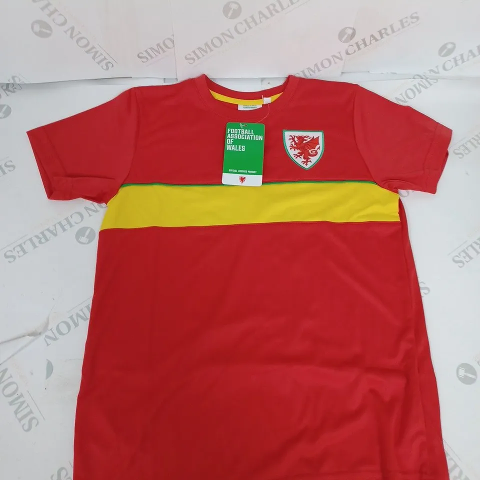 WALES FC HOME SHIRT WITH BALE 11 ON THE BACK SIZE 10-11 YEARS