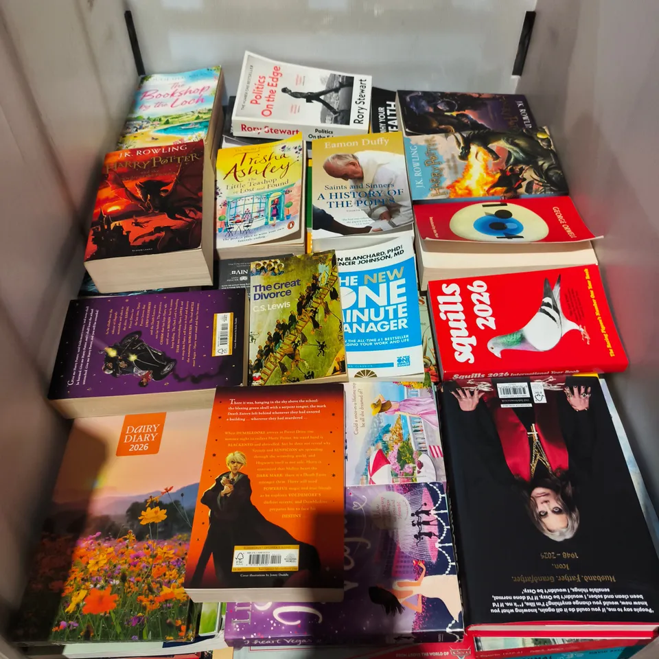 CAGE OF ASSORTED BOOKS INCLUDING THE BOOKSHOP BY THE LOCH BY JULIE SHACKMAN , POLITICS ON THE EDGE BY RORY STEWART , HARRY POTTER AND THE ORDER OF THE PHOENIX AND THE GREAT DIVORCE BY C S LEWIS 