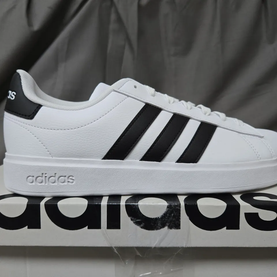 BOXED ADIDAS GRAND COURT 2.0 TRAINER - UK 9