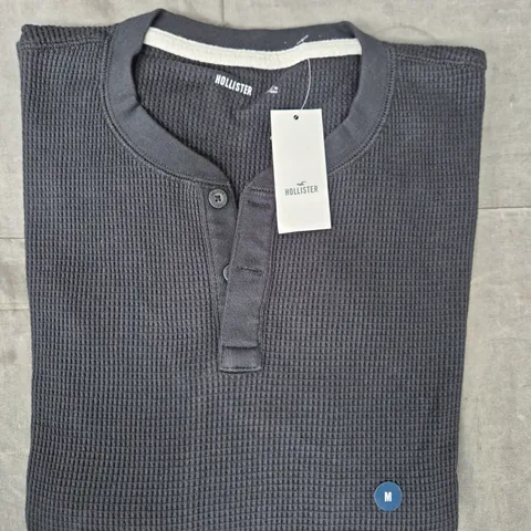 HOLLISTER LONG SLEEVE TOP IN BLACK SIZE MEDIUM