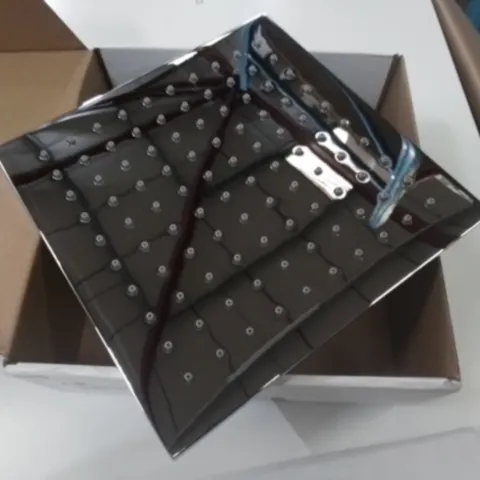 BOXED AS NEW PARONA SHOWER ROSE 200MM SQUARE IN CHROME