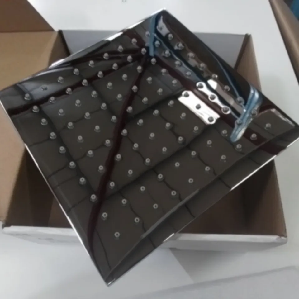 BOXED AS NEW PARONA SHOWER ROSE 200MM SQUARE IN CHROME