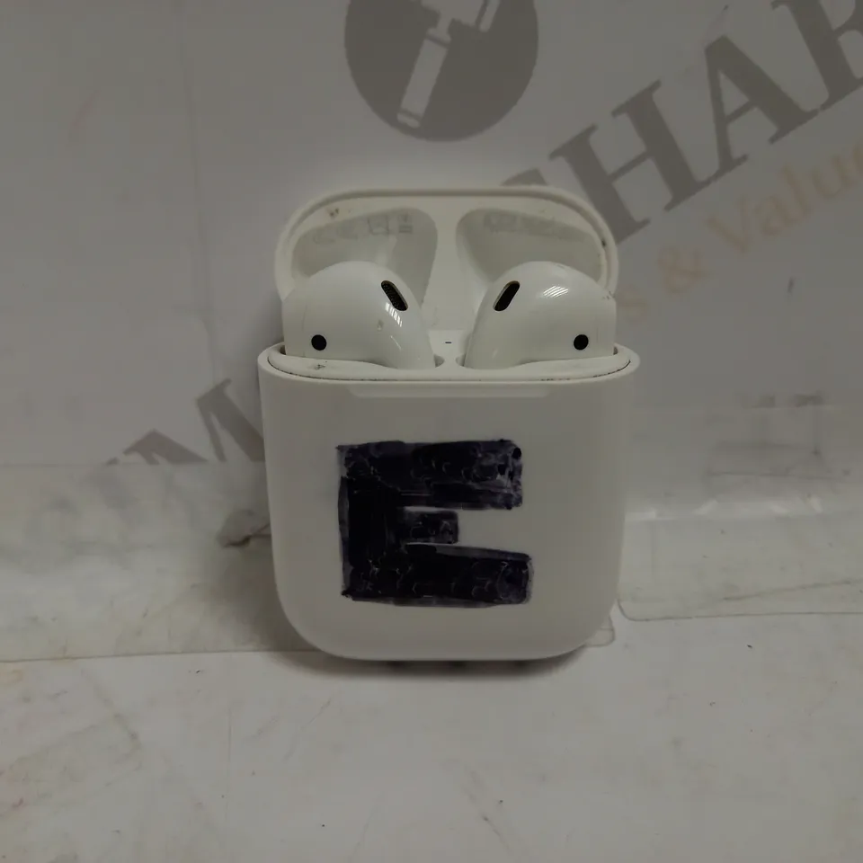 APPLE AIRPODS