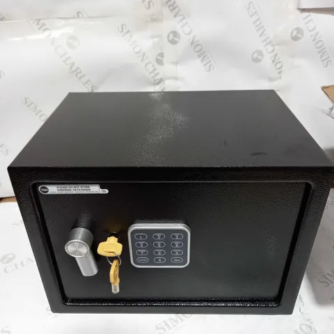 YALE ELECTRONIC SAFE MEDIUM