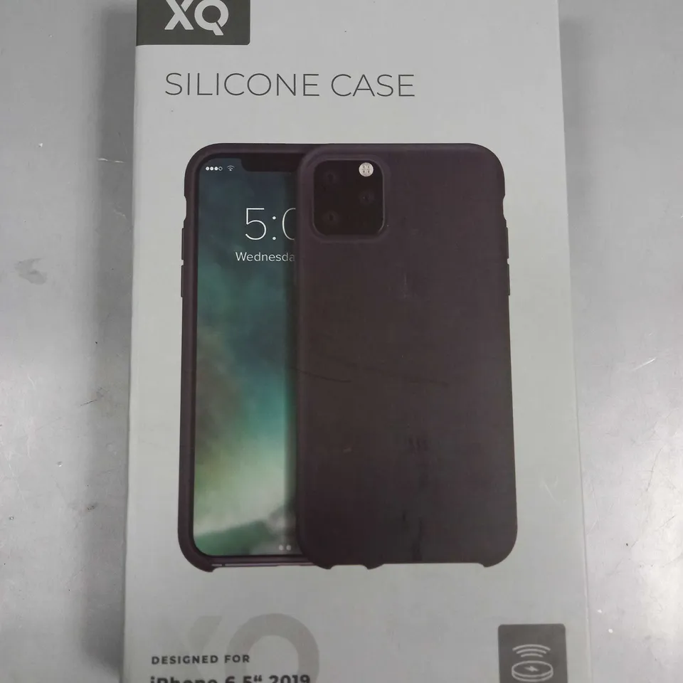 APPROXIMATELY 40 BRAND NEW BOXED XQ SILICONE PROTECTIVE CASES FOR IPHONE 6.5" 2019 MODEL 