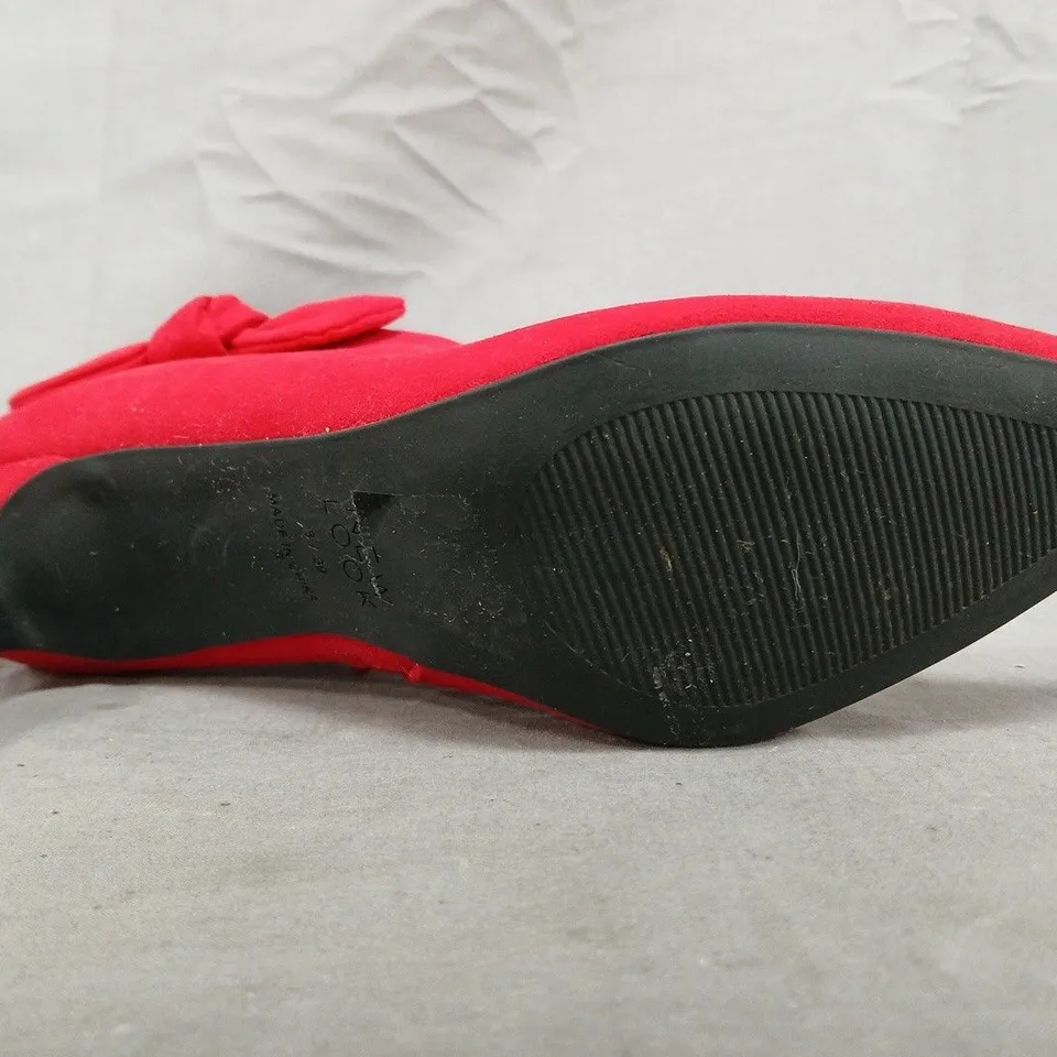 BOXED PAIR OF NEW LOOK POINTED TOE STILETTO HEEL SHOES IN RED SIZE UK 6