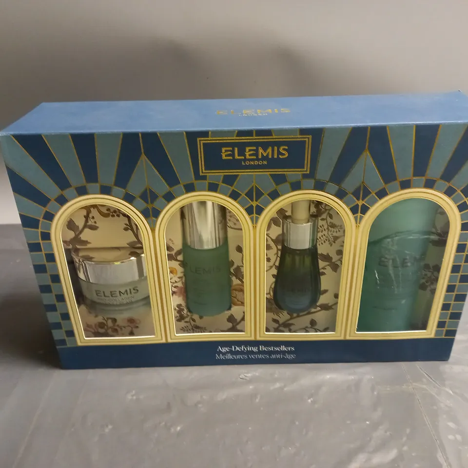 ELEMIS AGE DEFYING BESTSELLERS KIT INLCUDING PRO-COLLAGEN MARINE CREAM (30ML), PRO-COLLAGEN MARINE OIL (15ML), PRO-COLLAGEN ENERGISING MARINE CLEANSER (150ML), ETC. 