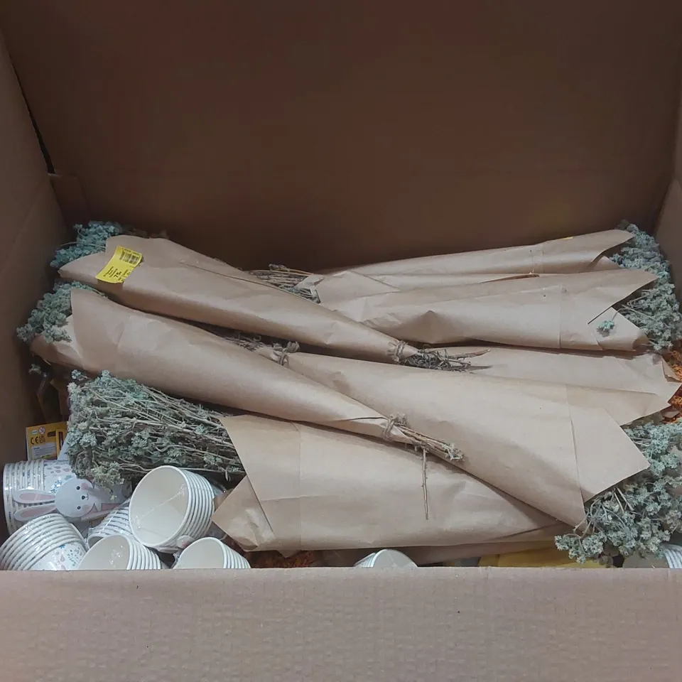 PALLET CONTAINING A VERY LARGE QUANTITY OF ASSORTED EASTER PRODUCTS
