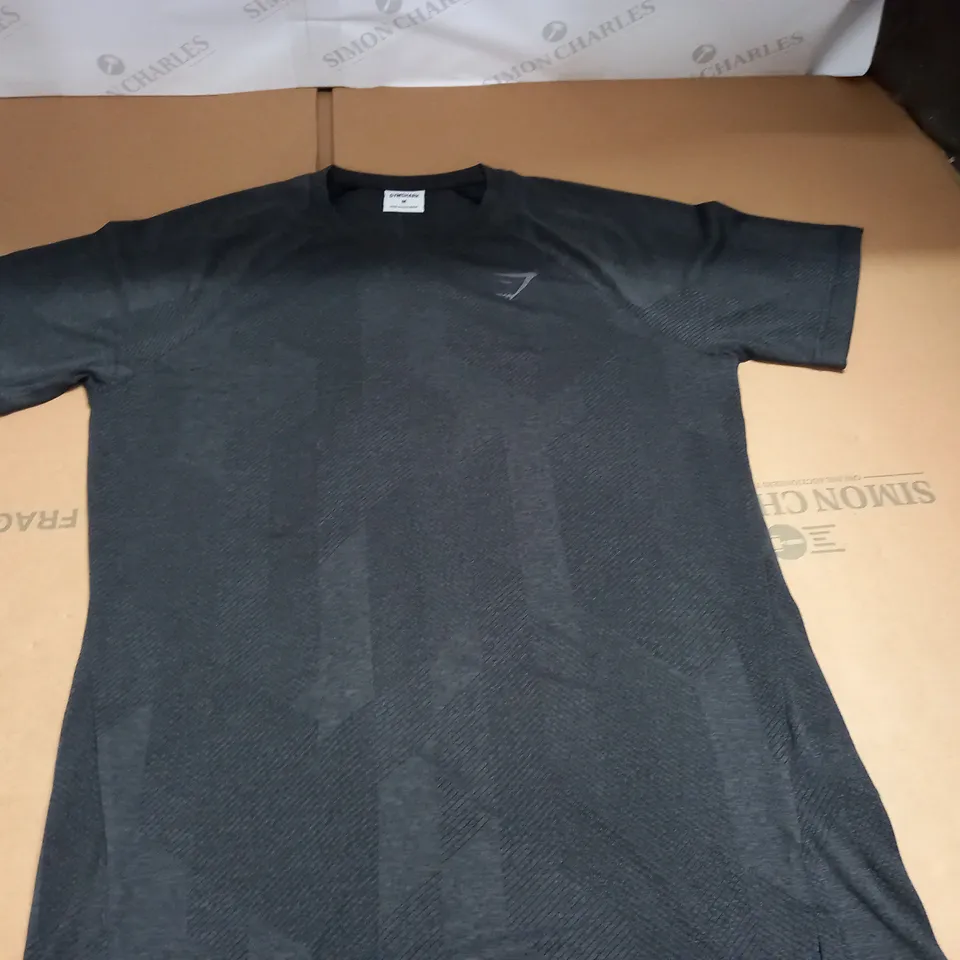 GYMSHARK GREY T-SHIRT - M