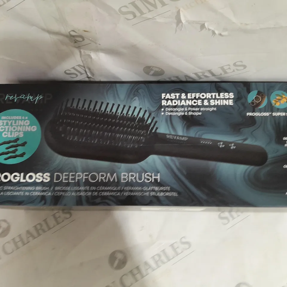 REVAMP BOXED PROGLOSS DEEEPFORM BRUSH 