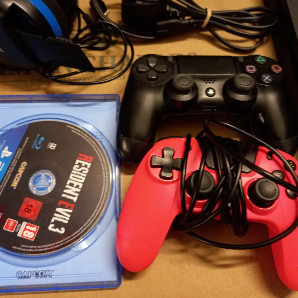 UNBOXED PLAYSTATION 4 CONSOLE WITH 2 CONTROLLERS AND RESIDENT EVIL 3