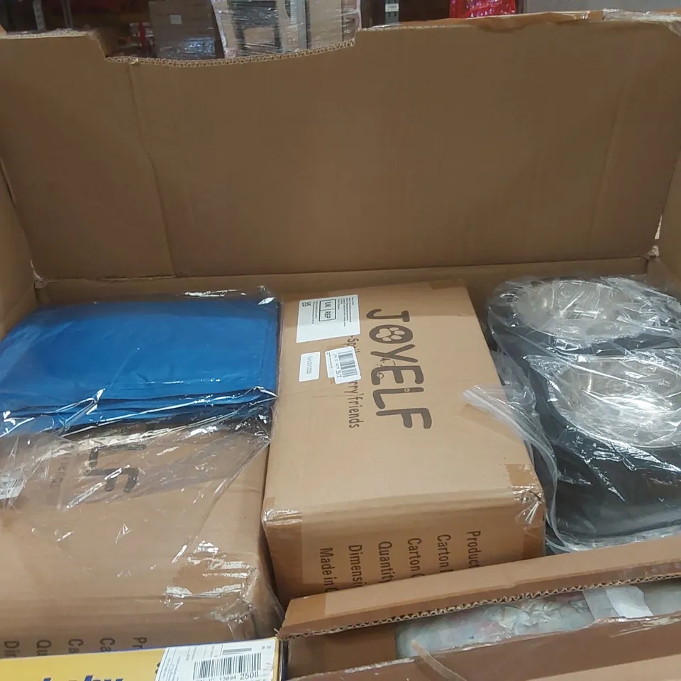 PALLET CONTAINING A VERY LARGE QUANTITY OF ASSORTED PET PRODUCTS