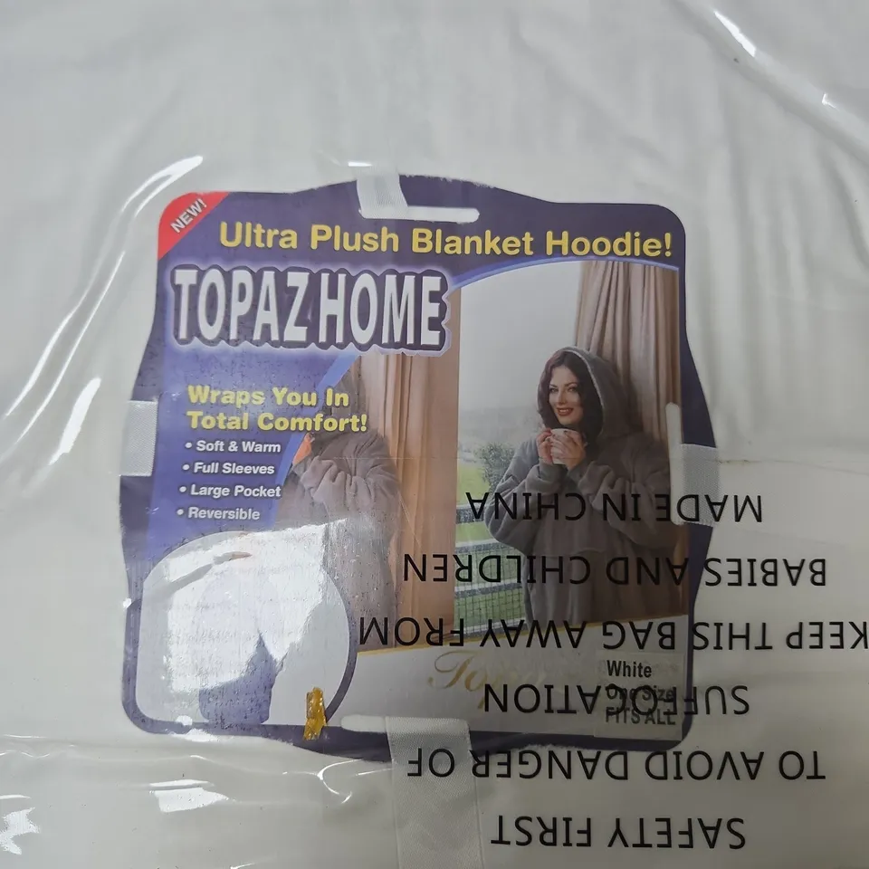 TOPAZ HOME BOX OF 10 ULTRA PLUSH BLANKET HOODIE – WHITE, ONE SIZE FITS ALL