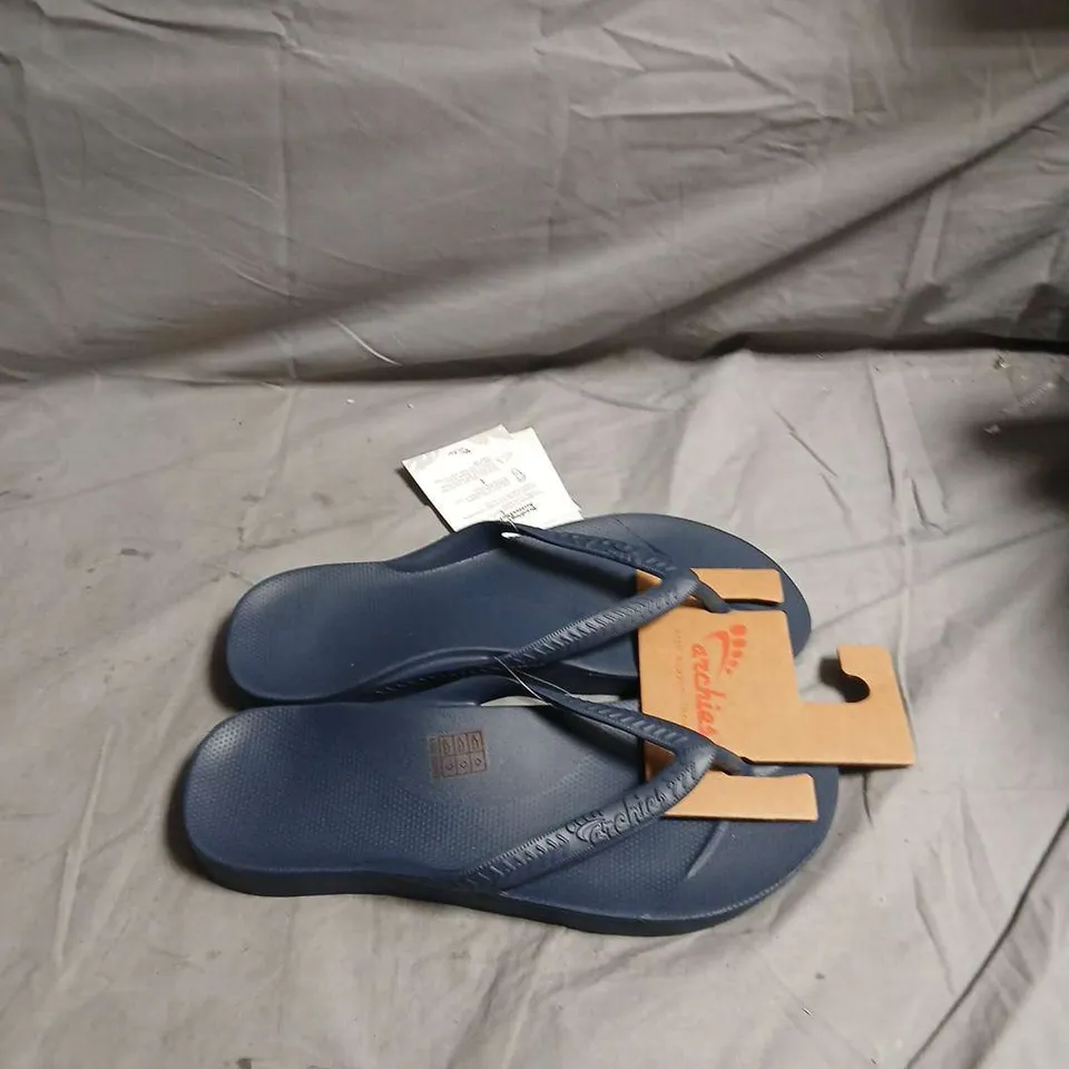 ARCHIES ARCH SUPPORT NAVY BLUE FLIP-FLOPS WITH TAGS ATTACHED - SIZE UK9-9.5