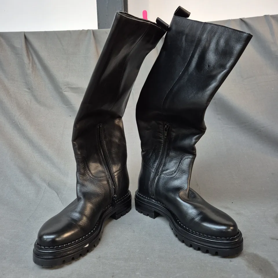 BOXED PAIR OF DUNE LONDON 484 TRISTIN KNEE-HIGH BOOTS IN BLACK SIZE 3