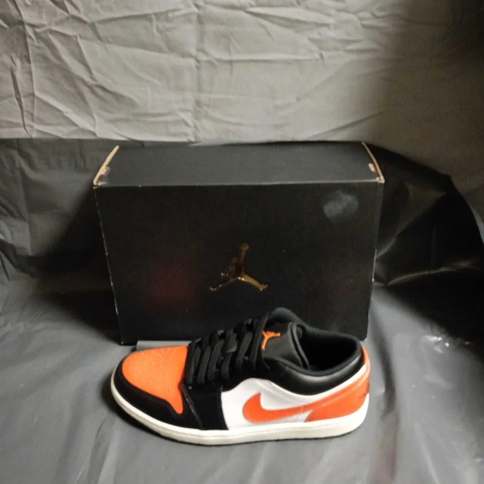 NIKE JORDAN SNEAKERS – BLACK, WHITE & ORANGE – BOXED - SIZE UK 7 