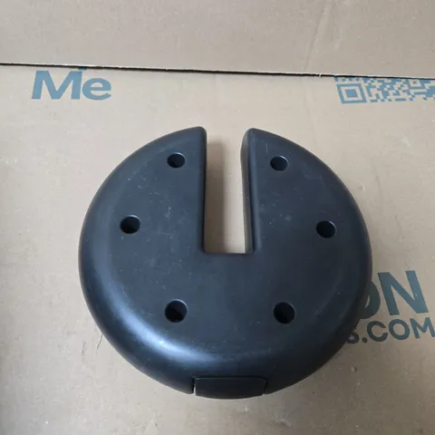 LOT OF 5 WEIGHTED PARASOL BASES BLACK