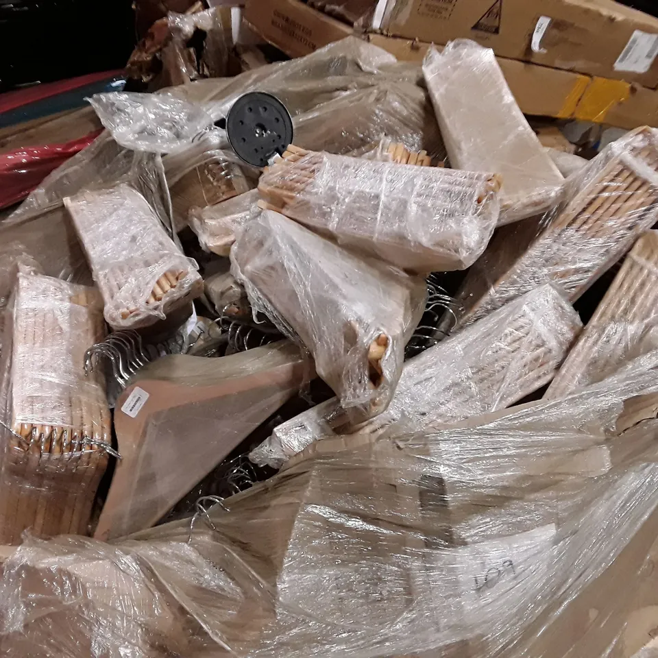 PALLET CONTAINING LARGE CONTAINING OF WOODEN HANGERS
