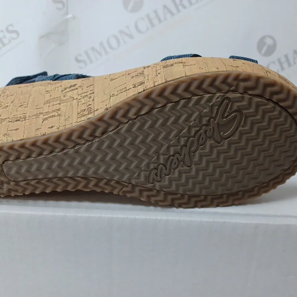 SKETCHERS BEVERLE SANDALS IN NAVY - SIZE 3