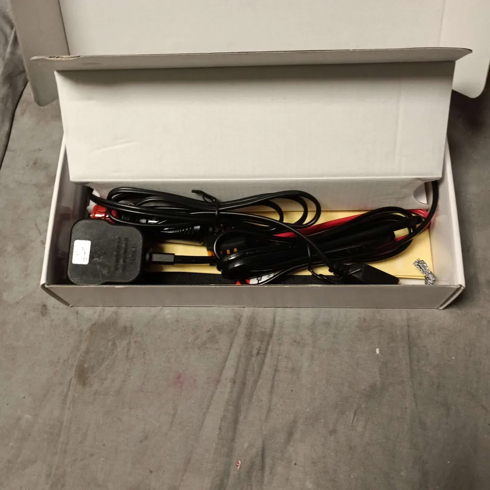 MCLAREN LI-ION BATTERY CHARGER FOR 12V LIFEPO4 BATTERIES WITH ACCESSORIES