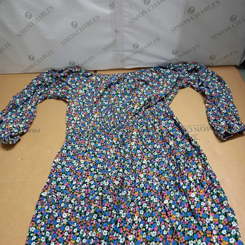 WOMENS LONG SLEEVED OCCASSIONAL FLORAL PATTERN DRESS SIZE 16