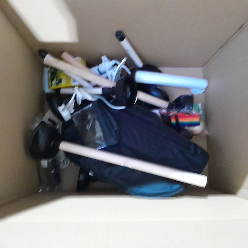 BOX OF APPROX. 20 HOUSEHOLD ITEMS TO INCLUDE KINETICO WATER CARTRIDGS, SINK PLUNGERS, BOBBLE OFF LINT REMOVER