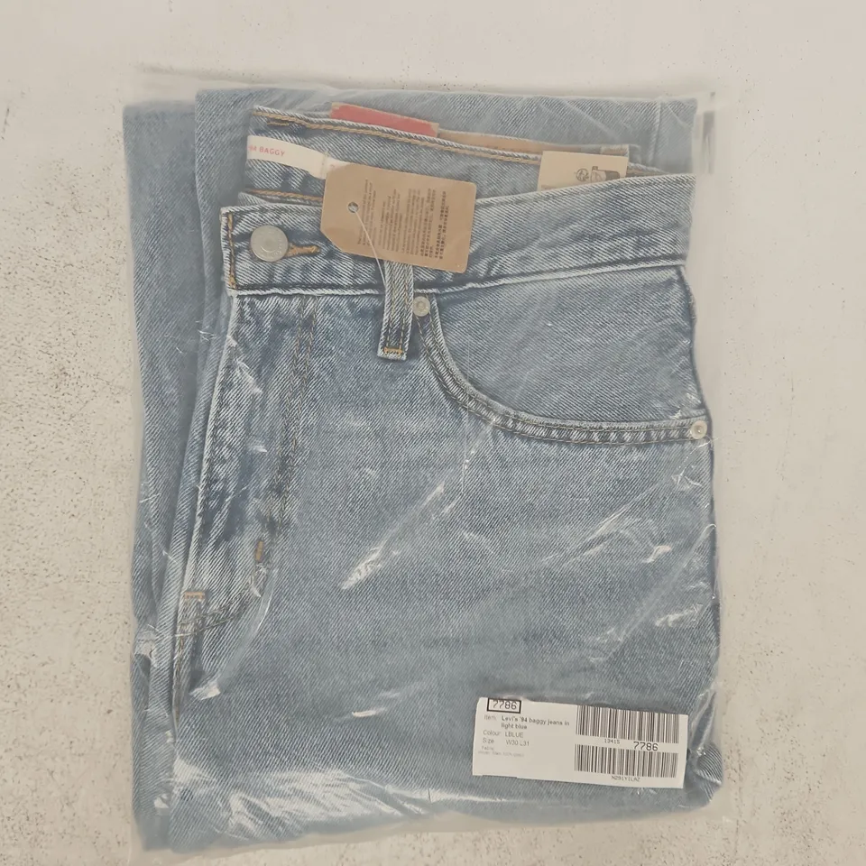 BAGGED LEVI'S '94 BAGGY JEANS IN LIGHT BLUE SIZE 30/31