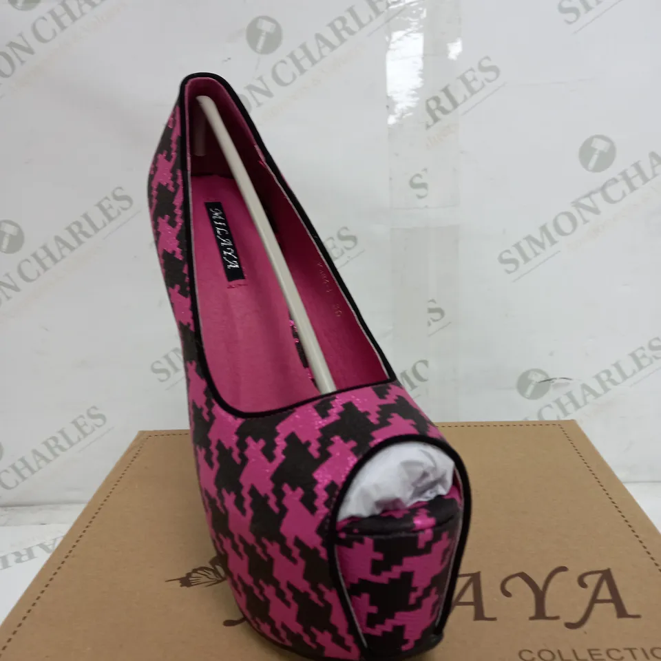 BOX OF 12 PAIRS OF MILAYA BLACK & PINK HIGH HEELS 