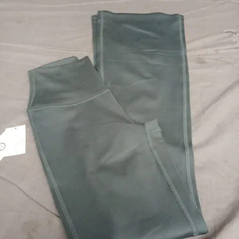 GILLY HICKS ACTIVE RECHARGE FLARE LEGGINGS SIZE XS
