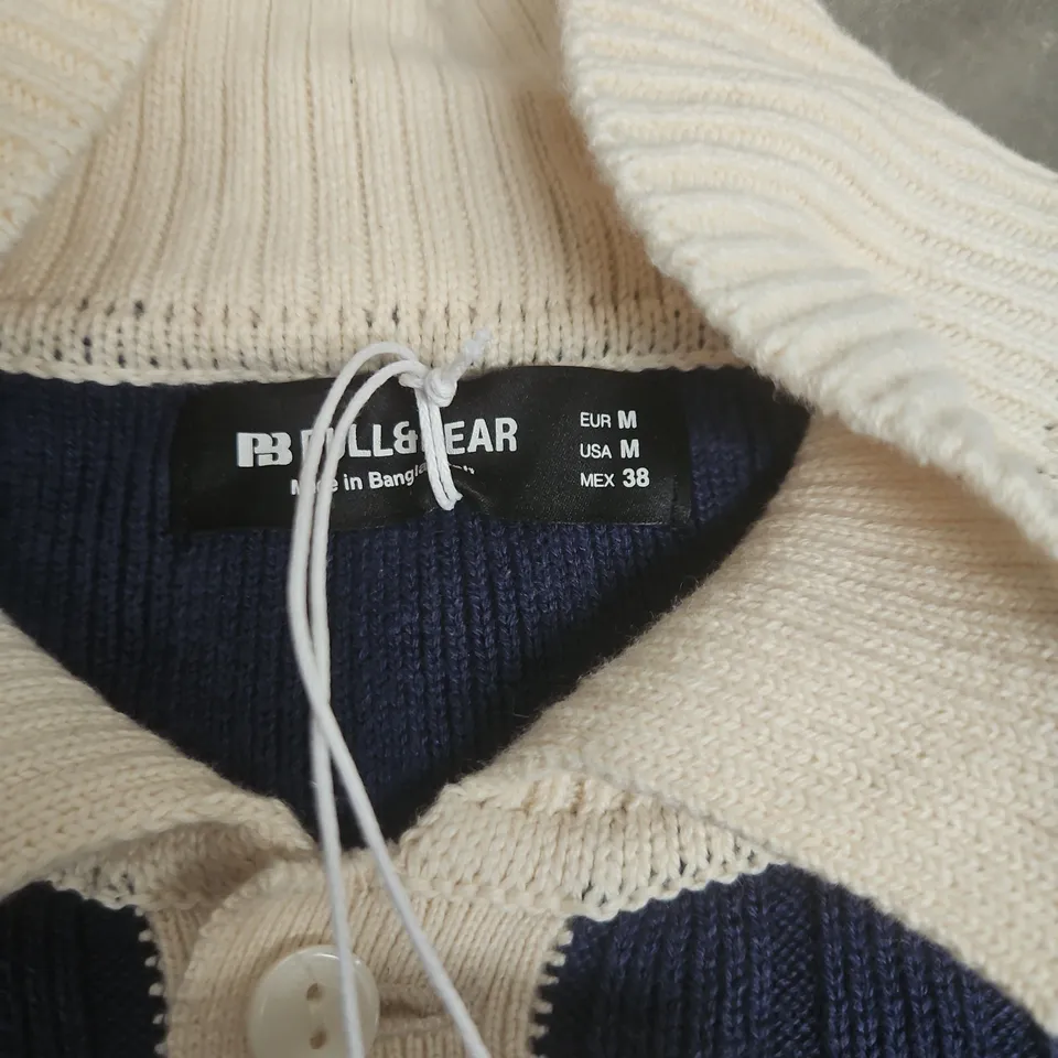 PULL&BEAR NAVY KNIT JUMPER WITH CREAM COLLAR – CLUB DE LAMOUR PARIS (UK M)