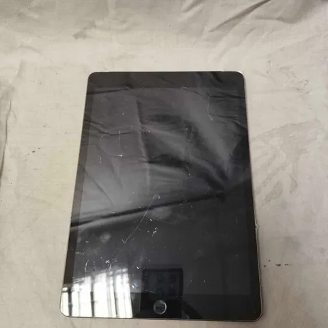 APPLE IPAD TABLET - A2604