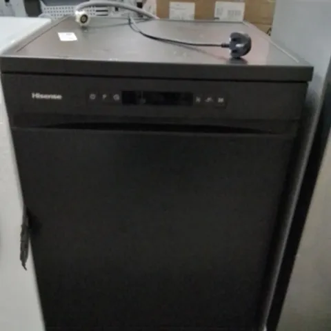HISENSE HS622E90WUK FREESTANDING STANDARD DISHWASHER 85CM HIGH - E RATED , 24 X 23 X 33 INCHES (L X W X H) [ENERGY CLASS E] [ENERGY CLASS E] 