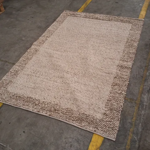 BEIGE AREA RUG WITH PEBBLE BORDER APPROXIMATELY 160×230CM