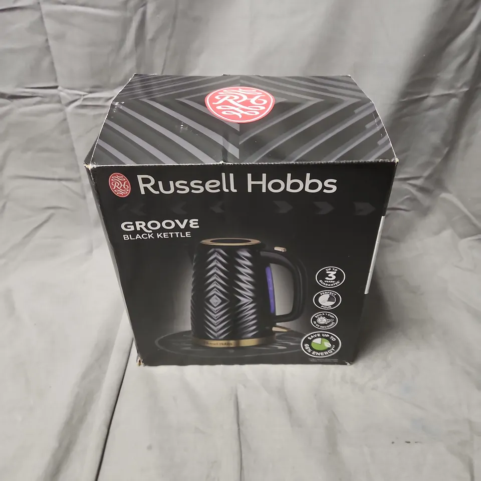 BOXED RUSSELL HOBBS GROOVE BLACK KETTLE – ELECTRIC KETTLE