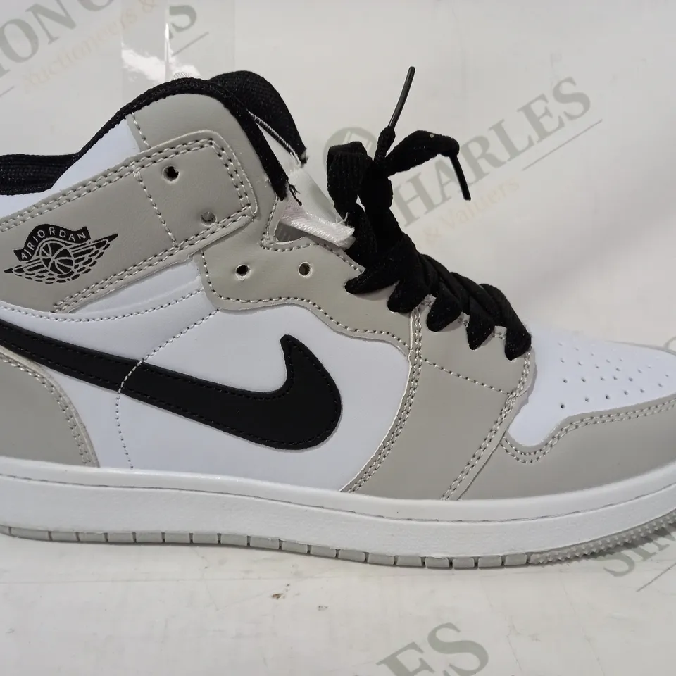 PAIR OF NIKE AIR JORDAN SHOES IN WHITE/GREY UK SIZE 6