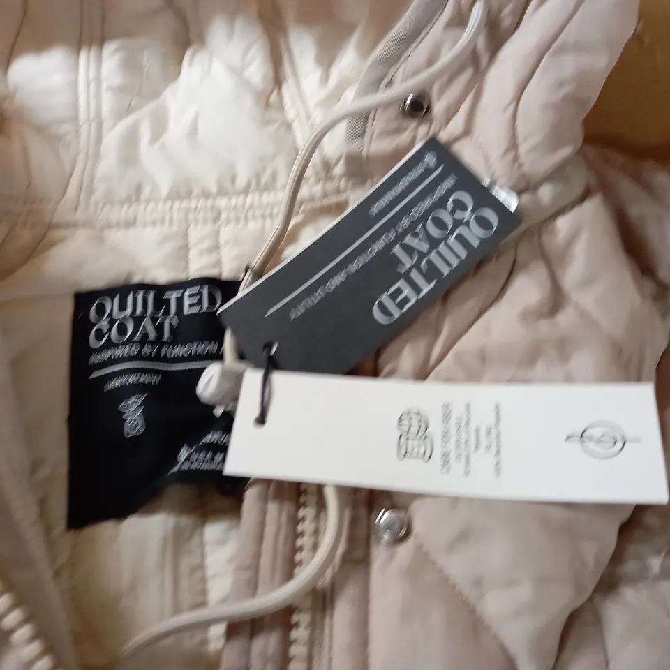 STRADIVARIUS QUILTED COAT IN CREAM - M
