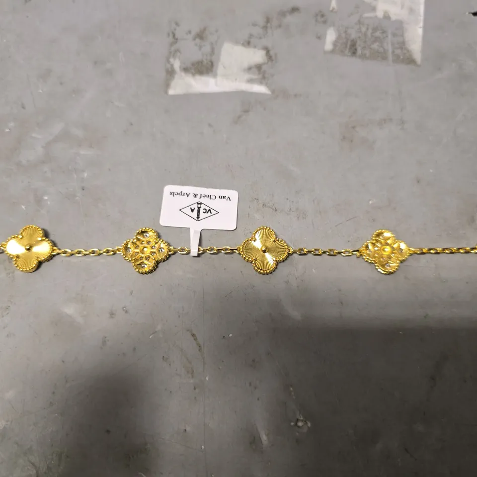 VAN CLEEF & ARPELS GOLDEN BRACELET 