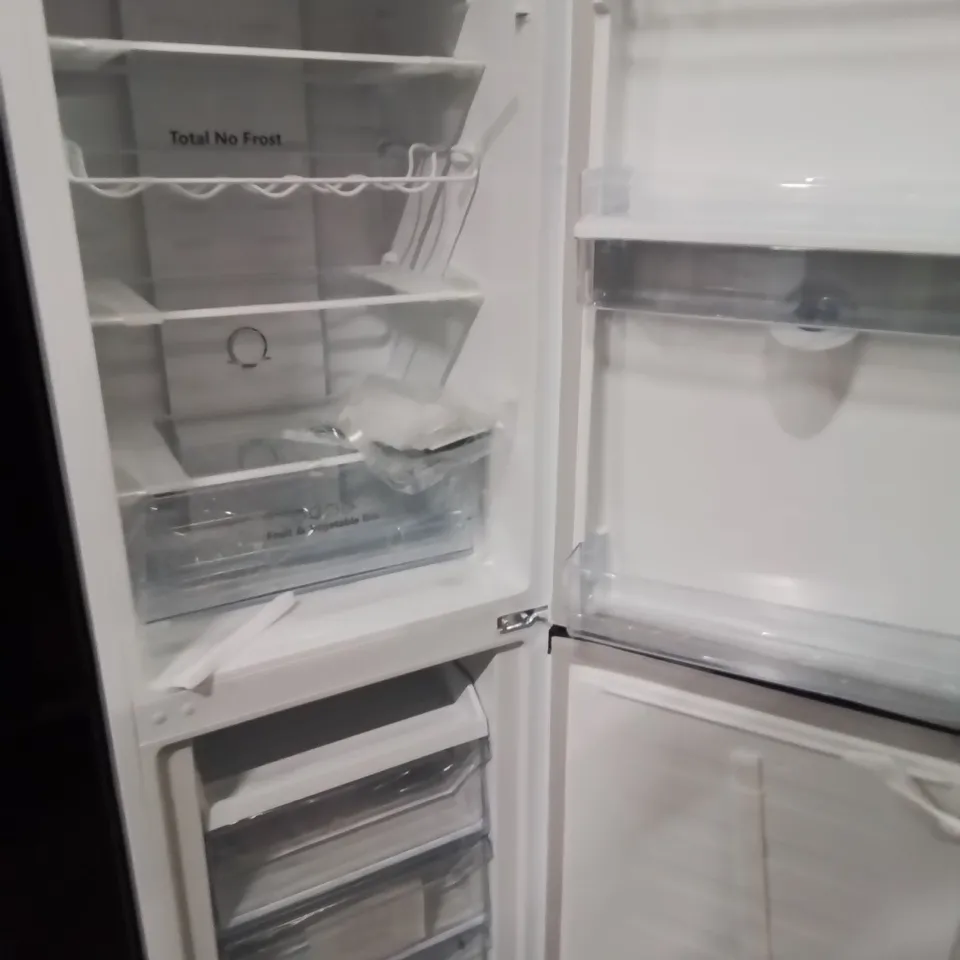 HISENSE 55cm FREESTANDING 50/50 FRIDGE FREEZER, WHITE  - RB327N4WWE
