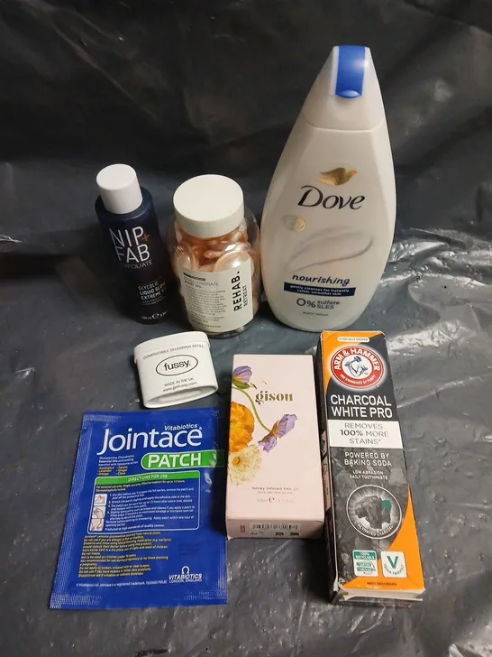Lot 477: APPROXIMATELY 15 ASSORTED HEALTH & BEAUTY PRODUCTS TO INCLUDE ...