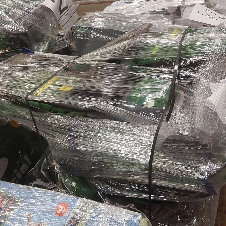 PALLET CONTAINING A LARGE QUANTITY OF ASSORTED UNCHECKED LAWN MOWERS