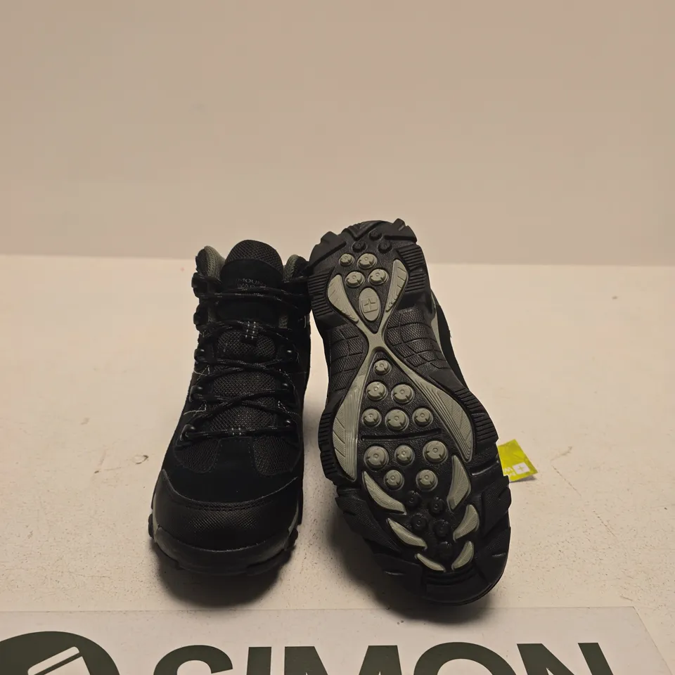 MOUNTAIN WAREHOUSE BLACK HIKING BOOT – MID-HEIGHT, RUGGED SOLE UK SIZE 3