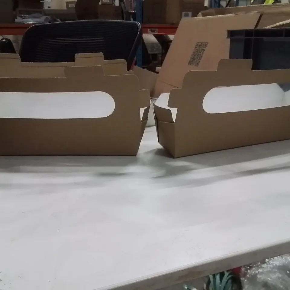 PALLET TO CONTAIN A LARGE QUANTITY OF PAPER SERVING TRAYS