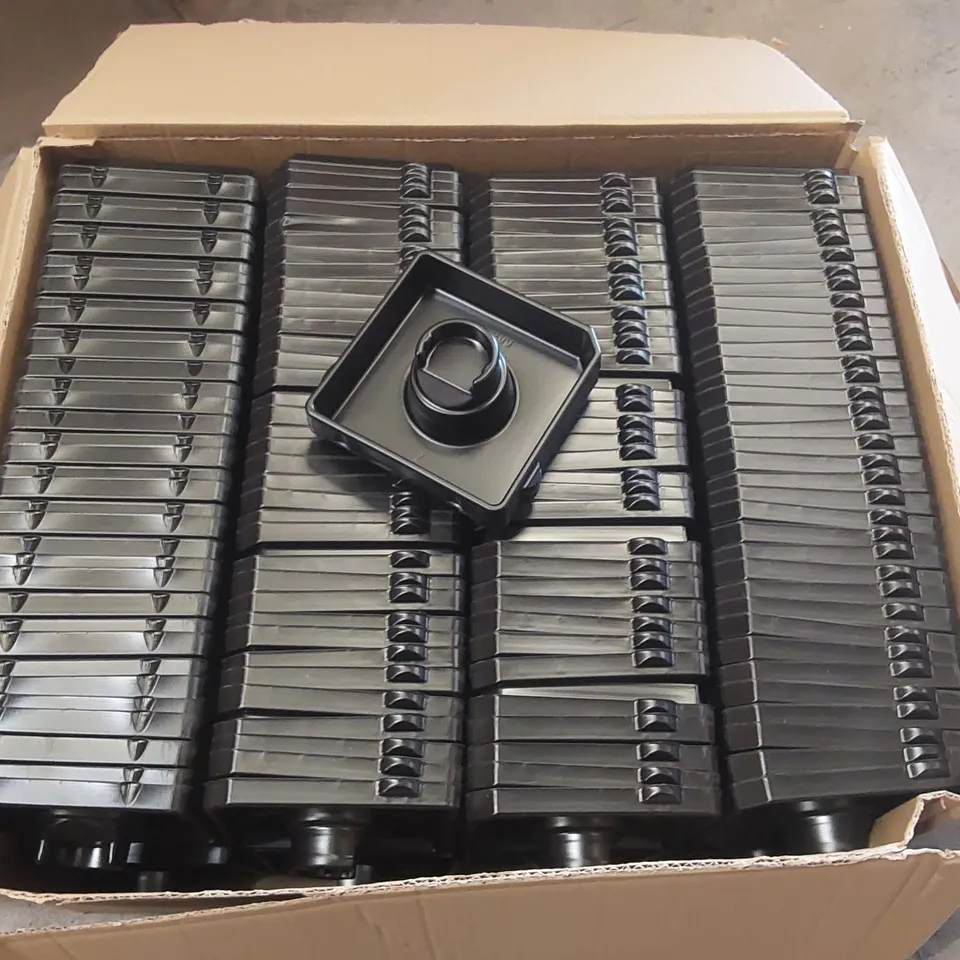 PALLET CONTAINING APPROXIMATELY 12X BOXES OF PLASTIC LIDS