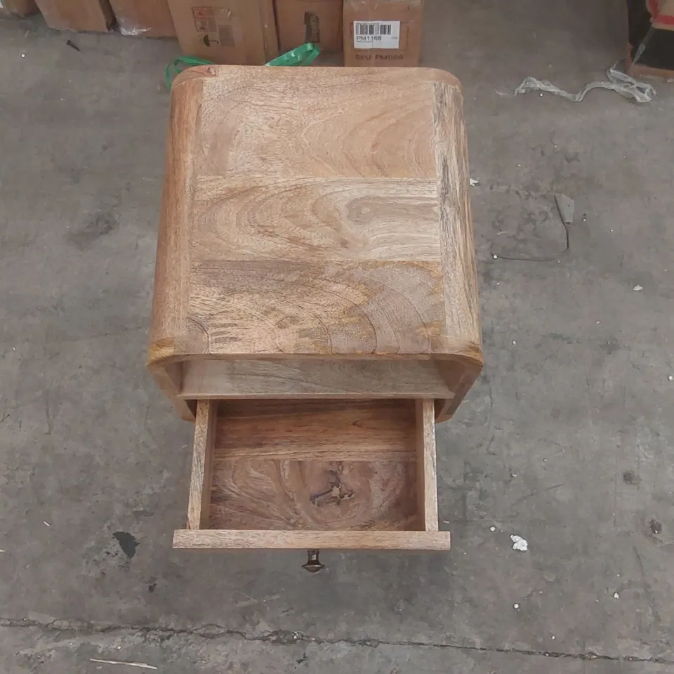 DESIGNER WOODEN 1-DRAWER BEDSIDE TABLE