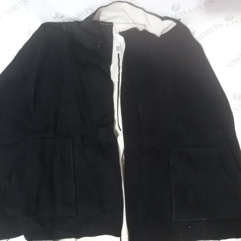 MARLA WYNNE DOUBLE FACE PONCHO WITH POCKETS IN BLACK - SIZE M/L
