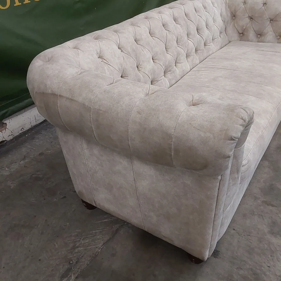 DESIGNER 3 SEATER CHESTERFIELD STYLE SOFA