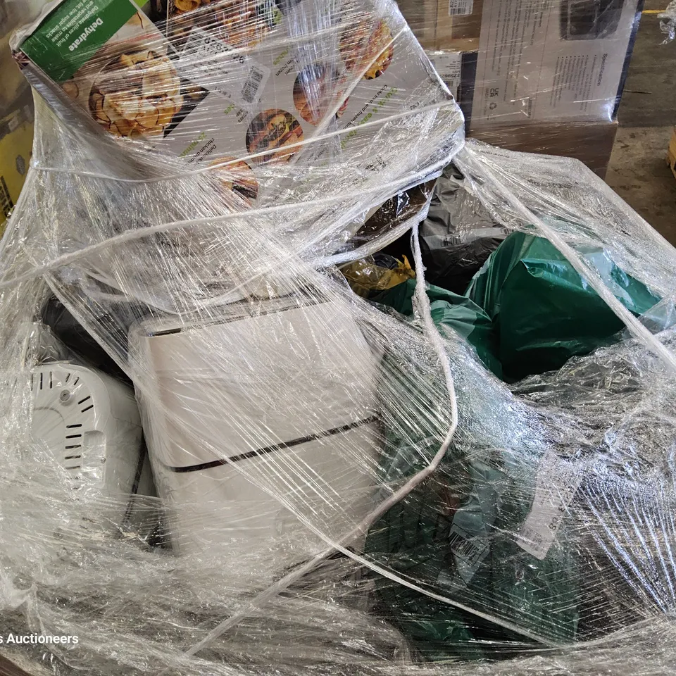 PALLET OF APPROXIMATELY 33 UNPROCESSED RAW RETURN HOUSEHOLD AND ELECTRICAL GOODS TO INCLUDE;